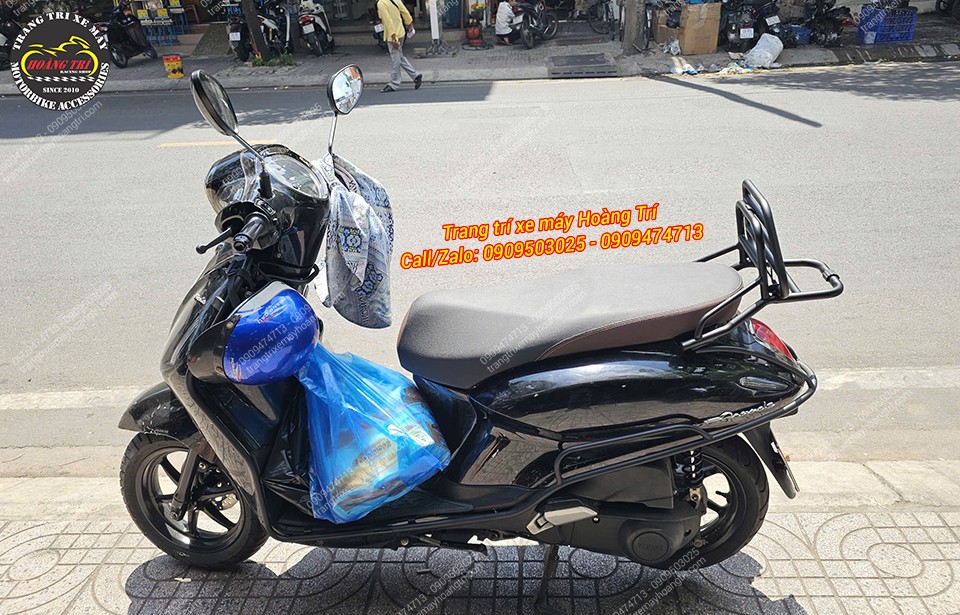 Baga sau mẫu HT hoàn thiện trên Grande, lắp chuẩn zin, dễ treo móc đồ đạc tại vị trí này