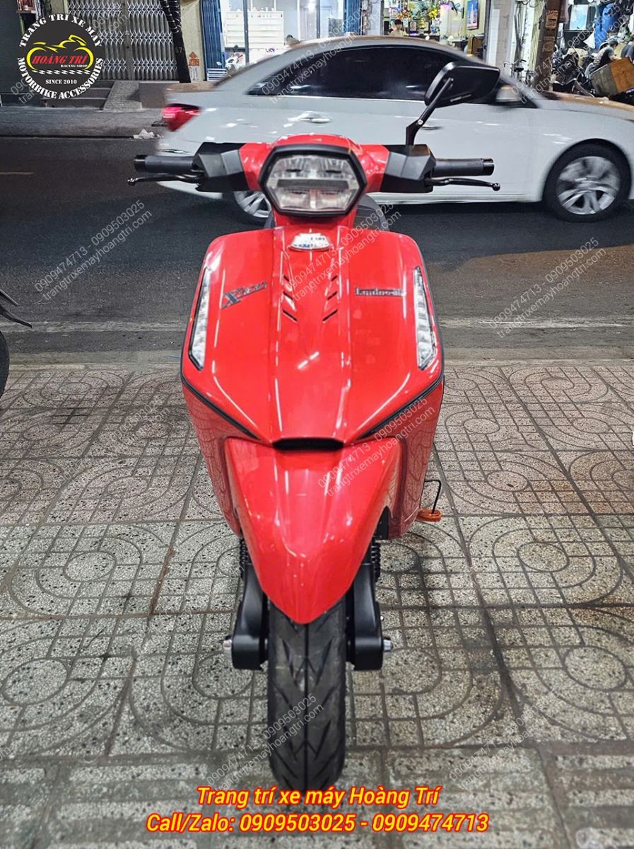 Góc nhìn trực diện xe Lambretta sau khi nâng cấp mẫu kính mới tại Hoàng Trí Shop