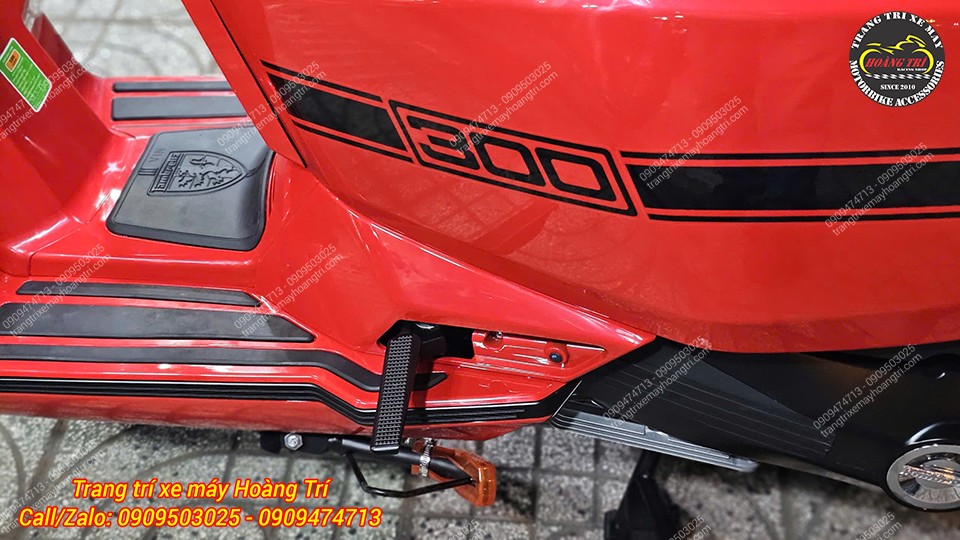 Giờ đây, chỉ cần bấm nút là có thể bật gác chân ra nhanh chóng và tiện lợi