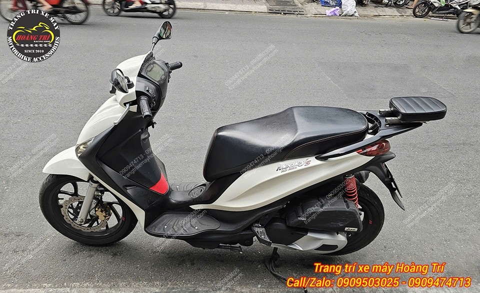 Tổng thể Piaggio Medley lắp baga sau tựa lưng bật gập, tăng tiện ích mà không làm cồng kềnh xe