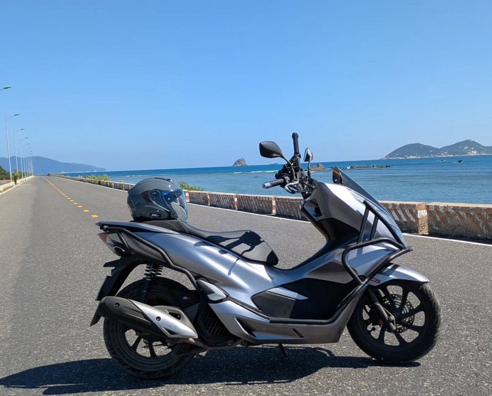 Chiếc PCX 2018 được nâng cấp trọn bộ khung chống đổ trước sau