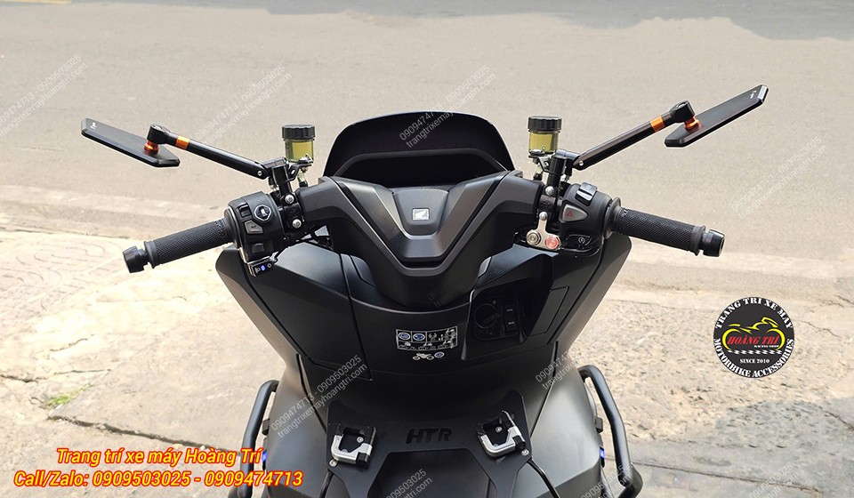 Góc view toàn cảnh tay lái của xe PCX 160 sau khi nâng cấp hoàn thiện