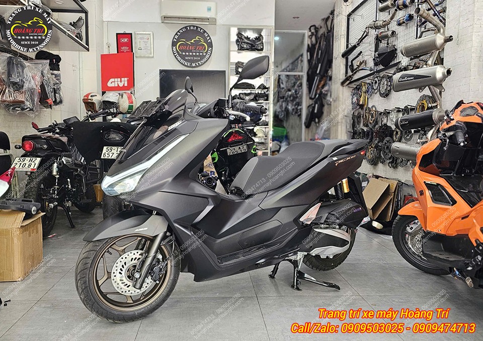 Chủ xe là anh Tuấn sau 2 năm anh quay lại với chiếc xe mới xịn sò