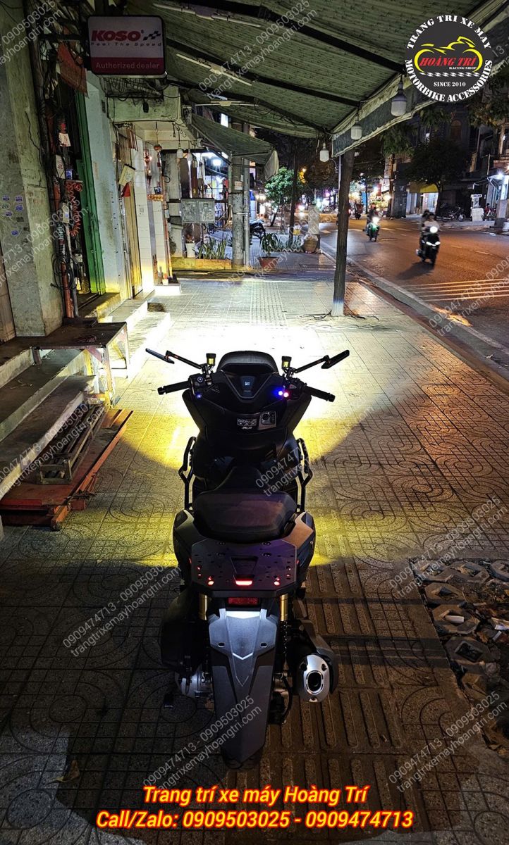 PCX 160 trang bị đèn trợ sáng Kewig K12 chiếu rộng, gia tăng an toàn khi chạy đêm
