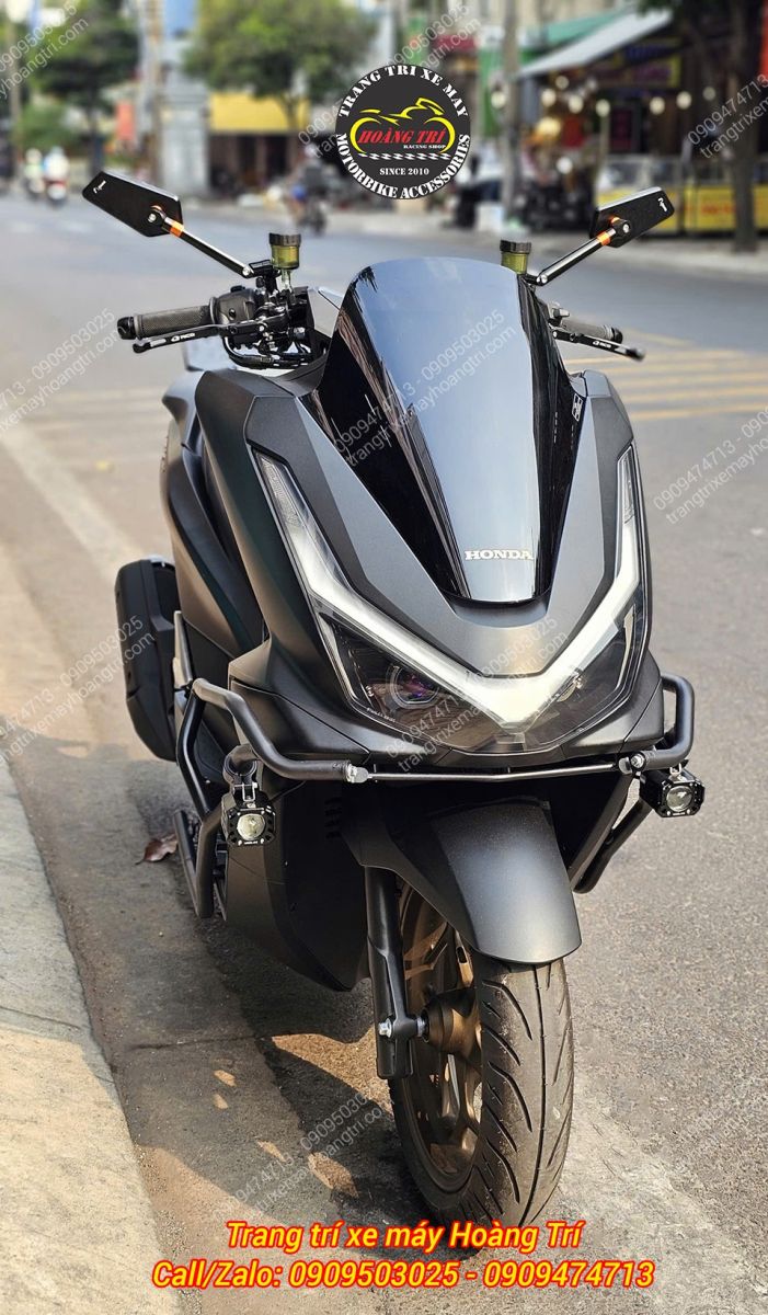 PCX 160 trở nên hầm hố và đẳng cấp với combo khung bảo vệ và đèn Kewig K12