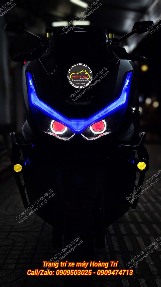 Mặt trước PCX 160 khi bật đèn demi và bi cầu - vòng LED, ánh sáng đều, thẩm mỹ và rất cuốn hút