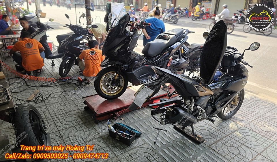 Nhiều anh em ghé shop sau ngày dài đi phượt, về quê đón Tết