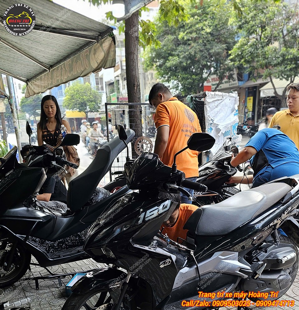 Cảm ơn Quý khách hàng gần xa đã ghé ủng hộ ngày khai trương thêm phần náo nhiệt