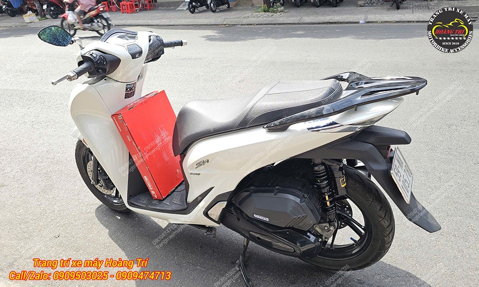 Phuộc trên xe được bỏ vào hộp cẩn thận gửi lại khách hàng