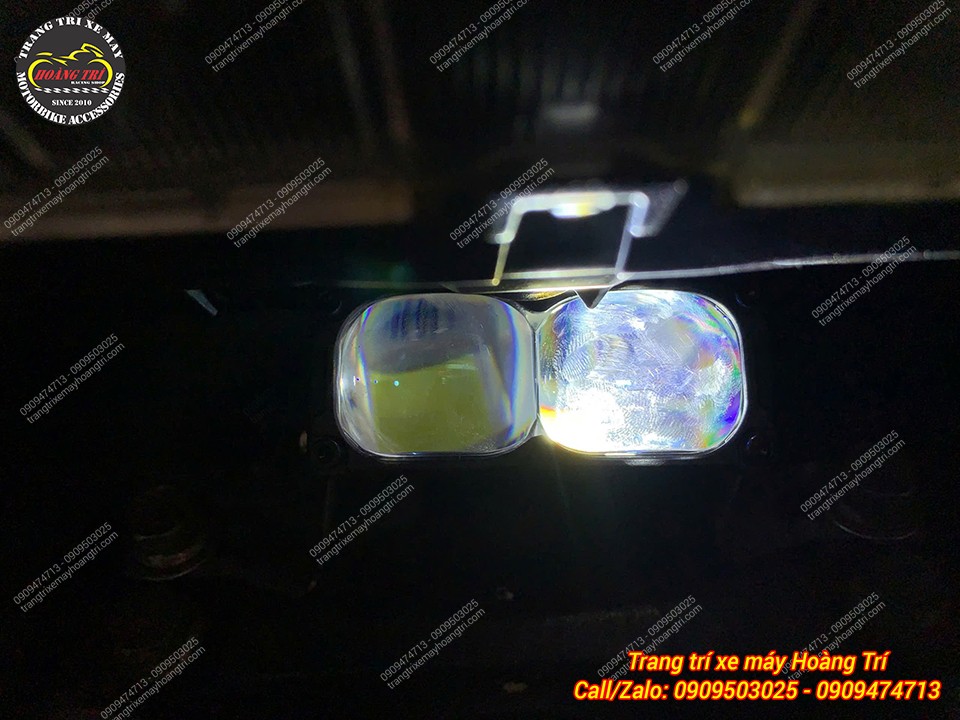 Đèn trợ sáng mà anh khách lựa chọn là mẫu Aozoom Extra 2