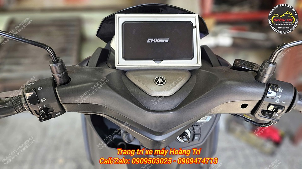 Kích thước của màn hình phù hợp với kiểu dáng đầu đèn Lexi 155