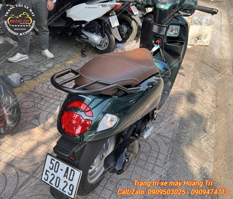 Chở đồ gọn gàng hơn với chiếc baga sau nối dài Scoopy mẫu HT vừa trang bị