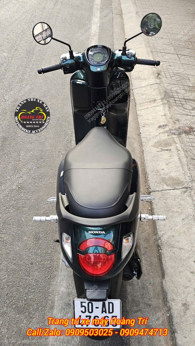 Góc nhìn từ phía sau xế cưng có thêm một gác chân sau nữa