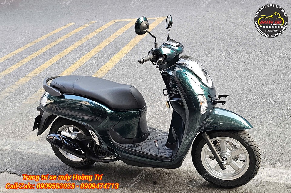 Gác chân phụ lúc gập gọn lại không ảnh hưởng đến hoạt động của xe