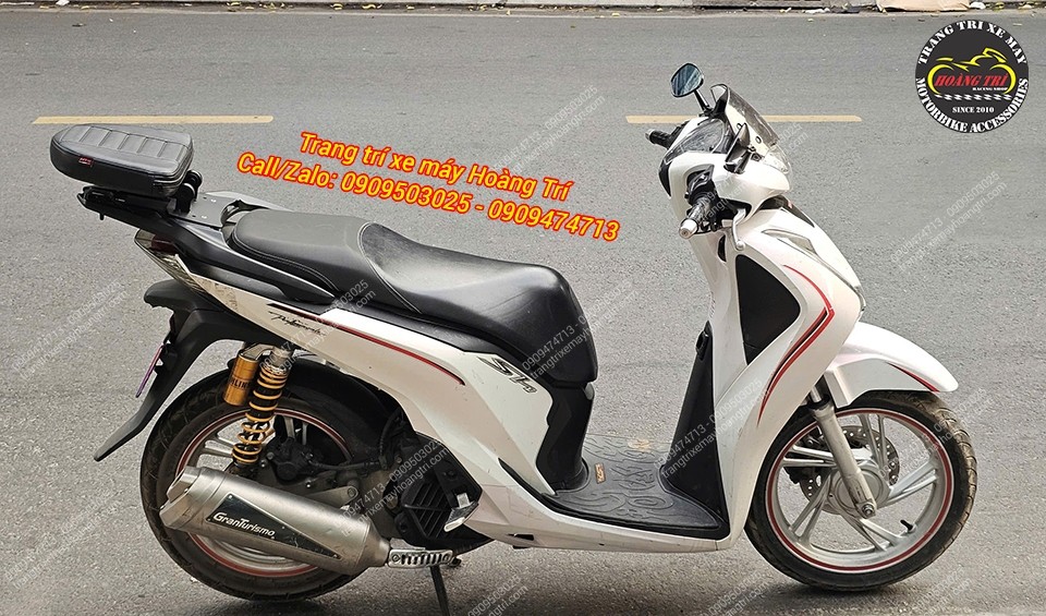 Xe SH hoàn thiện baga nhôm đúc và tựa lưng V2, phù hợp chạy phố lẫn chở người sau