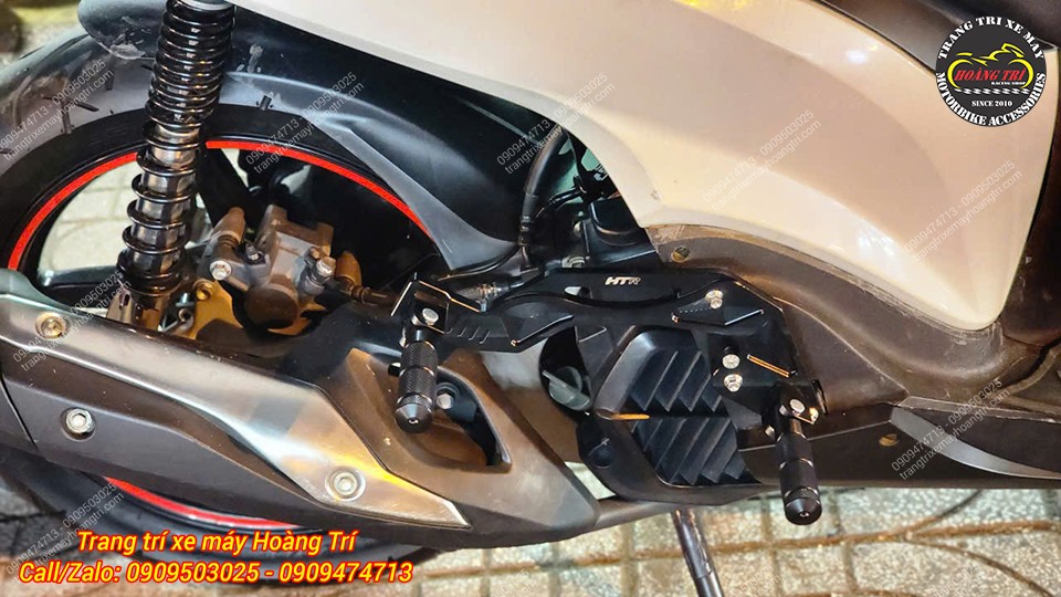 Góc nghiêng gác chân phụ HTR trên SH Ý, thao tác gập mở linh hoạt