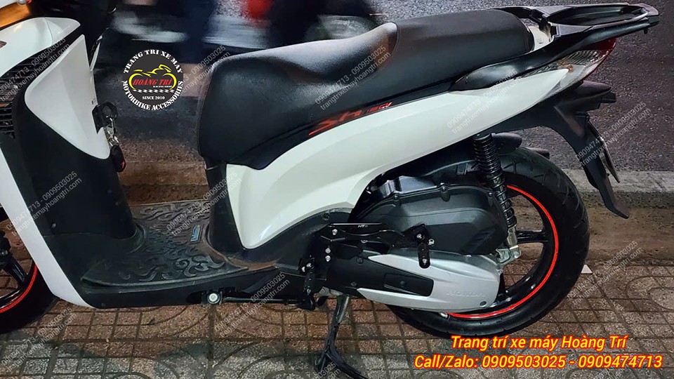 Tổng thể xe SH Ý sau khi hoàn thiện gác chân phụ HTR, xe cân đối hơn và tiện ích hơn