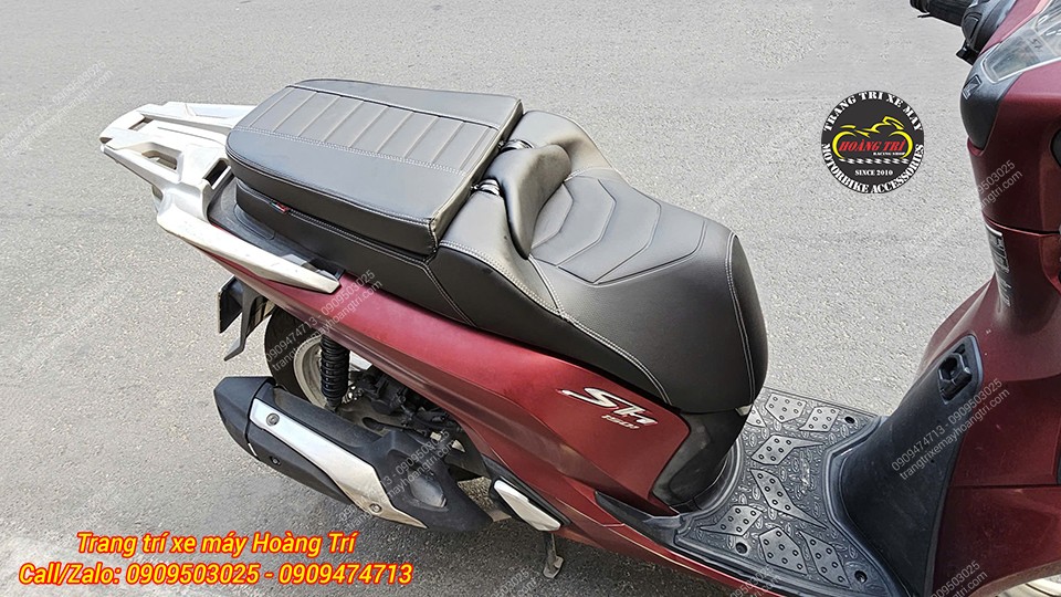 Thiết kế yên liền khối ôm xe SH 2017, đệm dày, yên sau có thể bật lên hoặc gập xuống