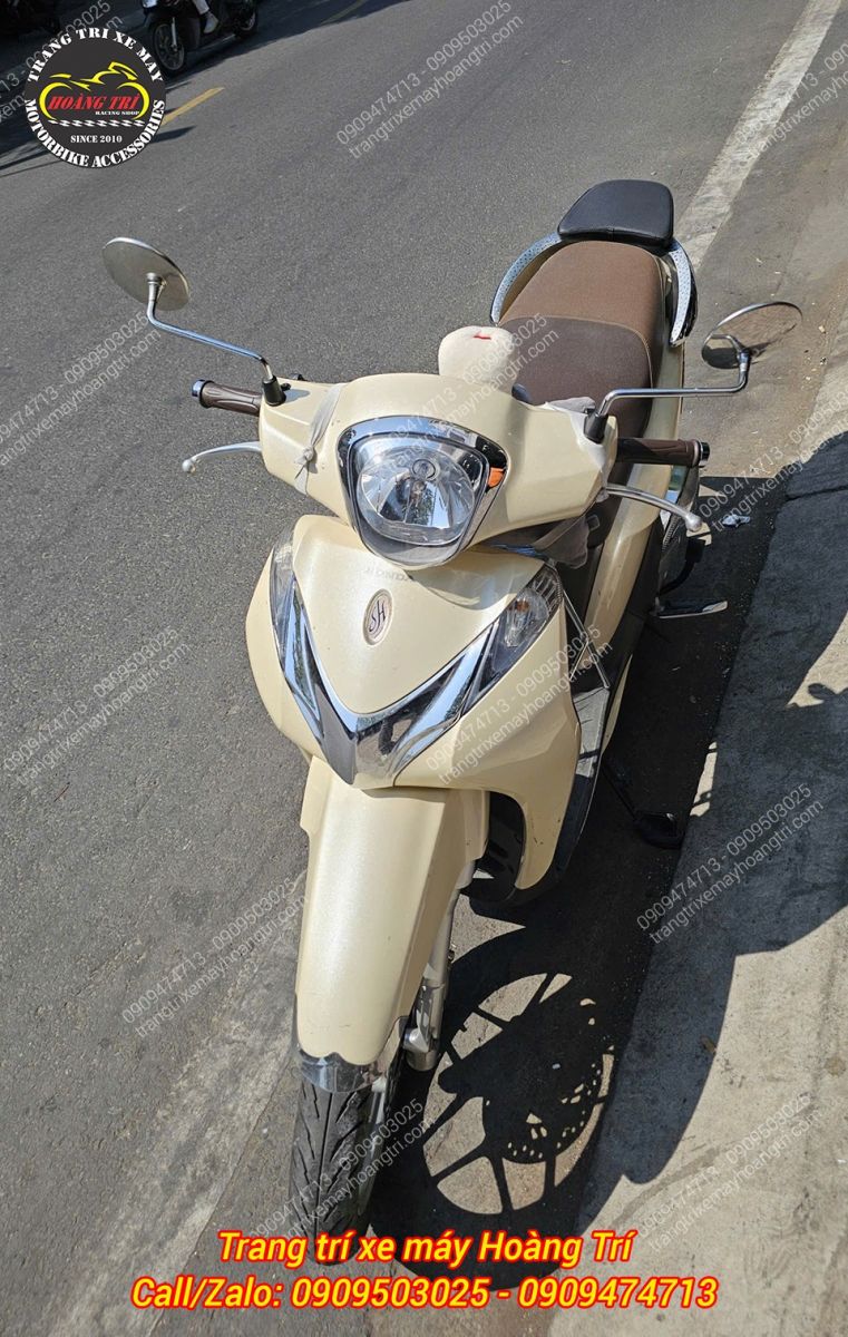 Góc view từ phía trước của Sh Mode sau khi nâng cấp nệm yên HTR nối dài