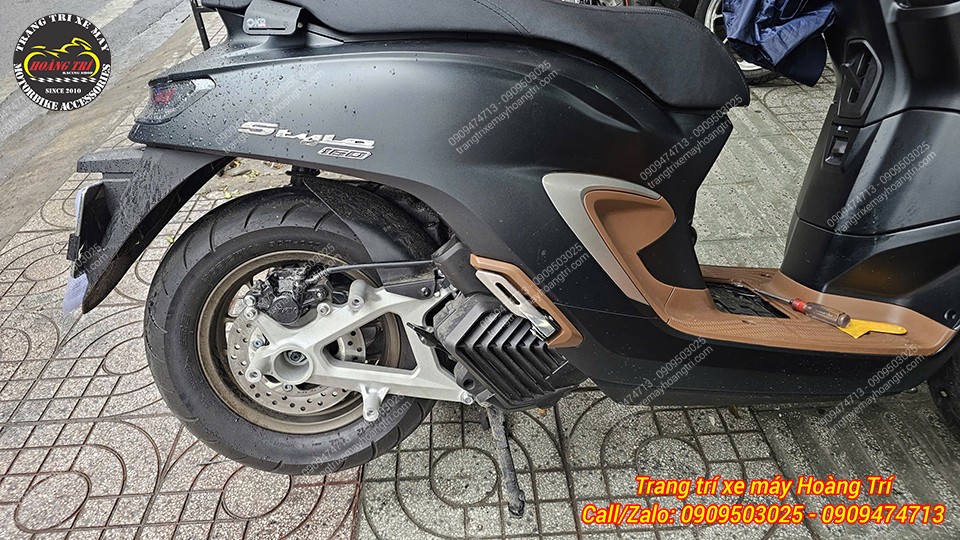 Chiếc Stylo 160 đã được tháo cây pô zin và chuẩn bị thay pô mới