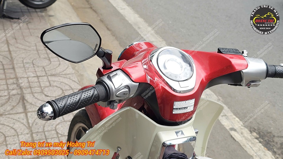 Góc view rộng, viền mỏng giúp chủ xe Super Cub dễ dàng quan sát phía sau