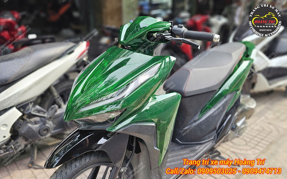 Màu xanh của dàn áo trong suốt Vario 2018 có độ trong suốt khác nhau tùy vào ánh sáng