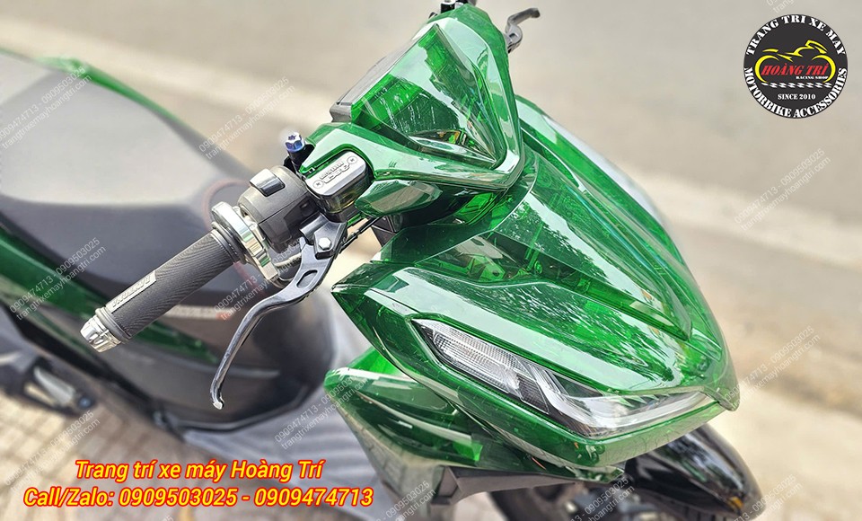 Góc nhìn mặt nạ và đầu đèn của Vario 2018 sau khi nâng cấp dàn áo mới