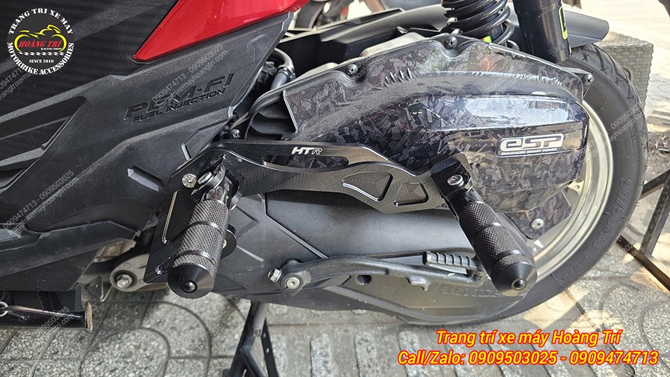 Bật ra, gập vào dễ dàng và tăng thêm tiện ích cho 2 người ngồi sau