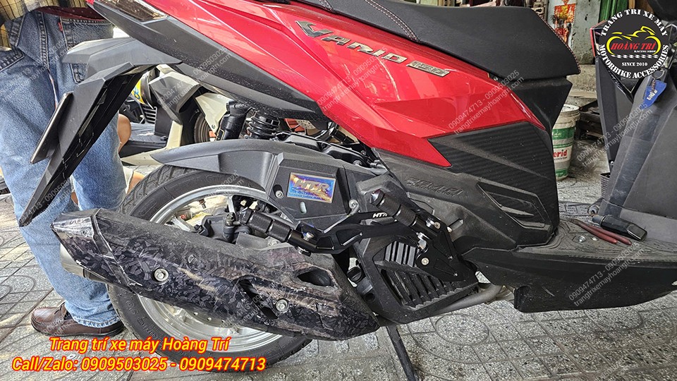 Chỉ cần vài thao tác lắp đặt bạn đã có ngay một phụ kiện cực tiện lợi cho xế cưng