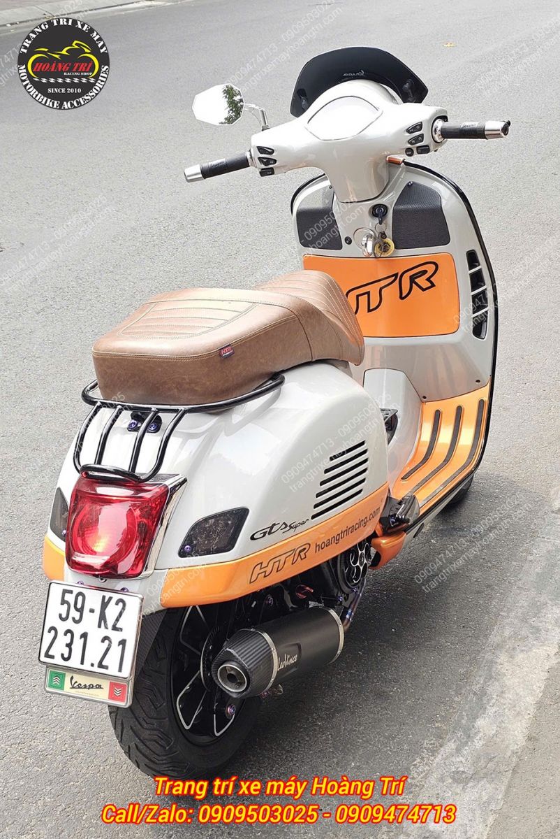 Vespa GTS kết hợp pô LeoVince Nero cổ titan, tổng thể hài hòa, đậm chất châu Âu