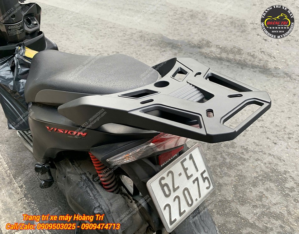 Với món phụ kiện này bạn có thể nâng cấp cùng với thùng sau hoặc đặt túi treo rất dễ dàng