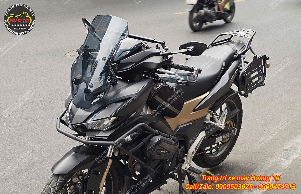 Tổng thể Winner X V3 lắp kính chắn gió ADV Zhipat mang dáng vẻ mạnh mẽ, hầm hố
