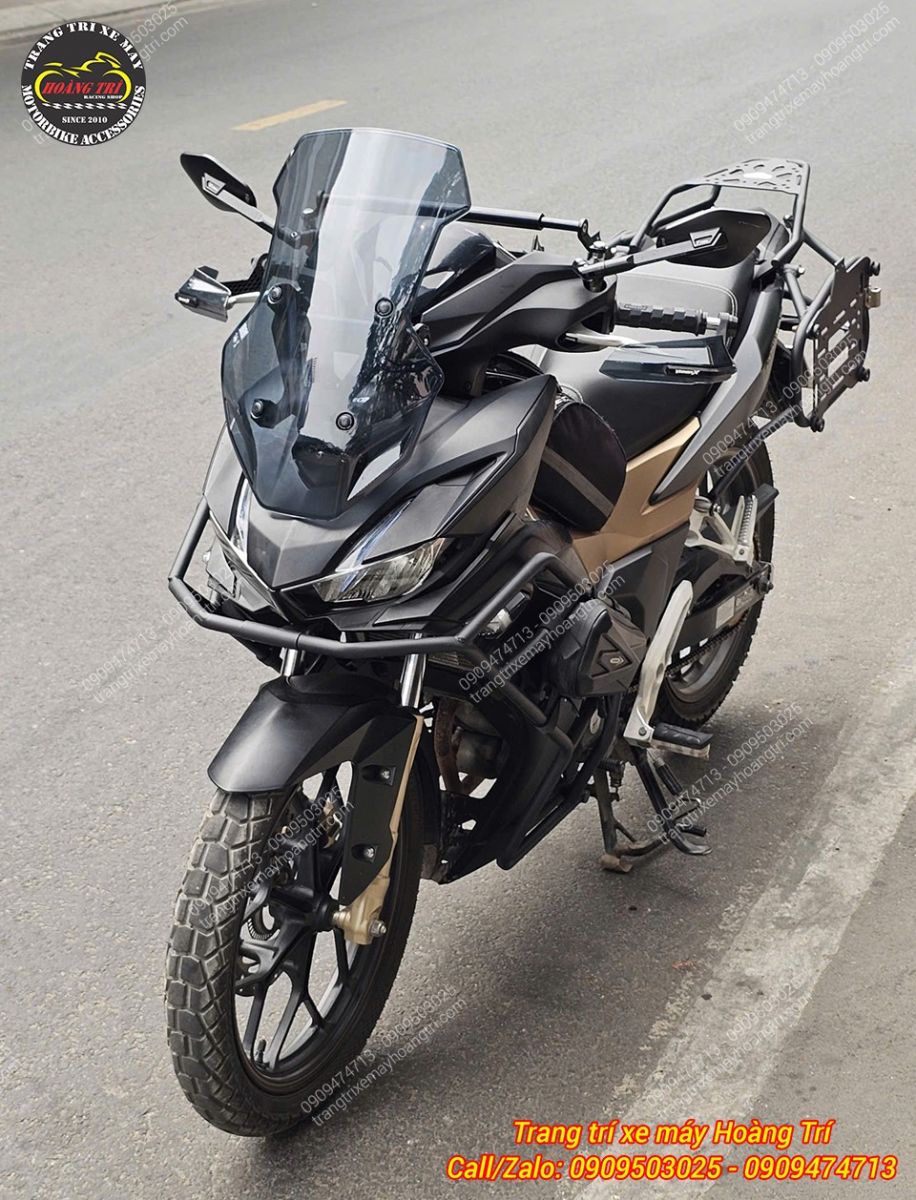 Góc chính diện Winner X V3 với kính chắn gió ADV Zhipat, tăng tính thẩm mỹ nổi bật