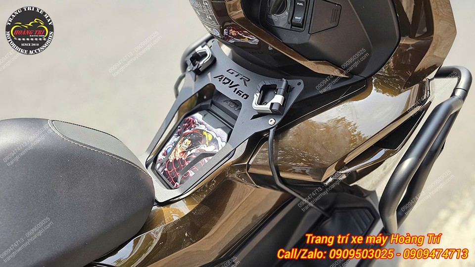 Nâng cấp cùng với 2 móc treo 2 bên - Móc nhôm HTR-SH cho ADV 160