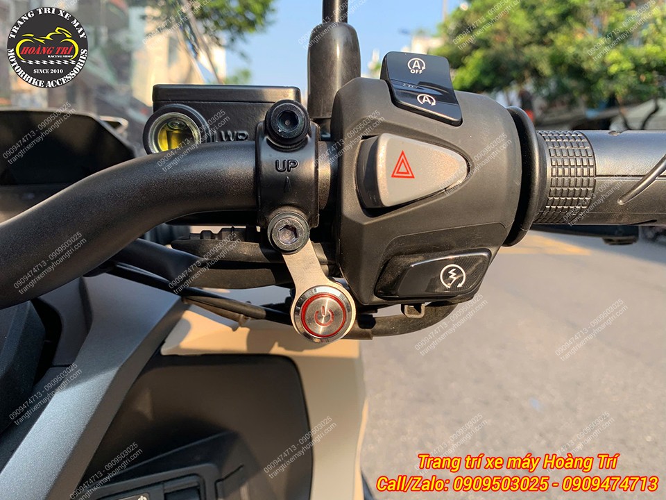 ADV 160 ghé shop nâng cấp phụ kiện gồm chống đổ HTR, tắt mở đèn và chắn bùn CNC