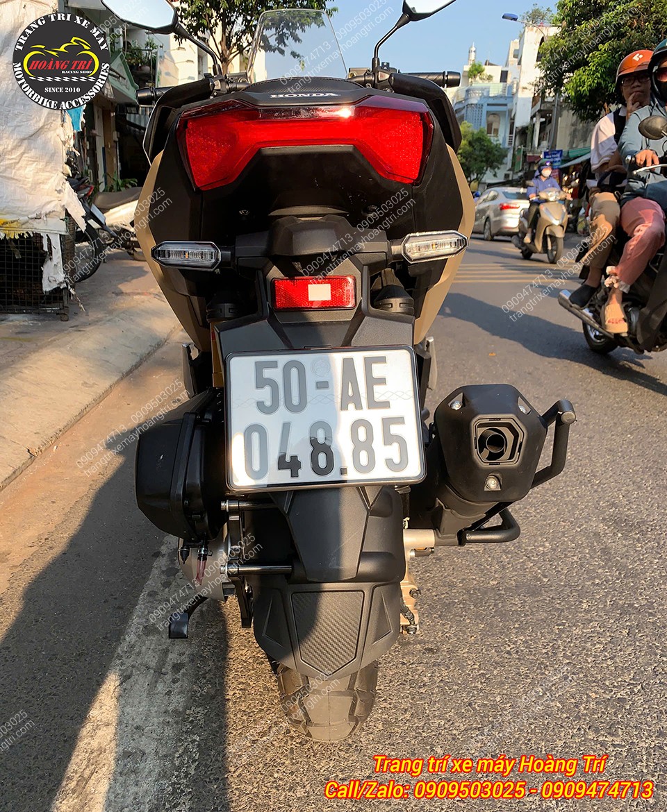 View phía sau với chắn bùn giúp xe dễ vệ sinh hơn khi đi trời mưa