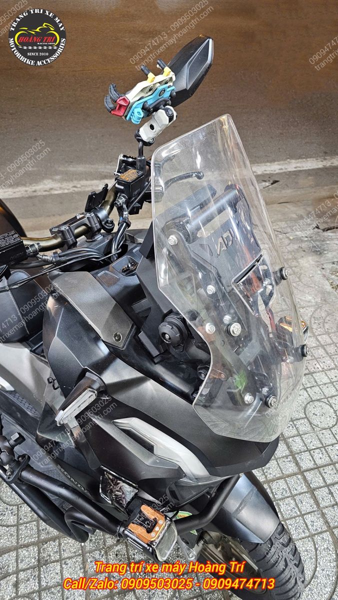 Thanh ngang mang đến góc nhìn hầm hố, tiện ích hơn cho ADV 160