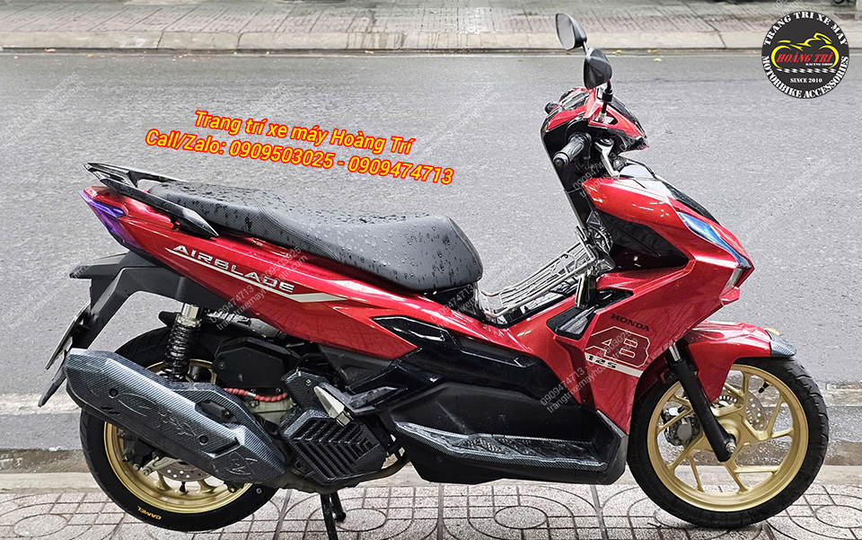Chiếc Airblade 125 2023 màu đỏ vừa nâng cấp mâm Vario 160 tại Hoàng Trí