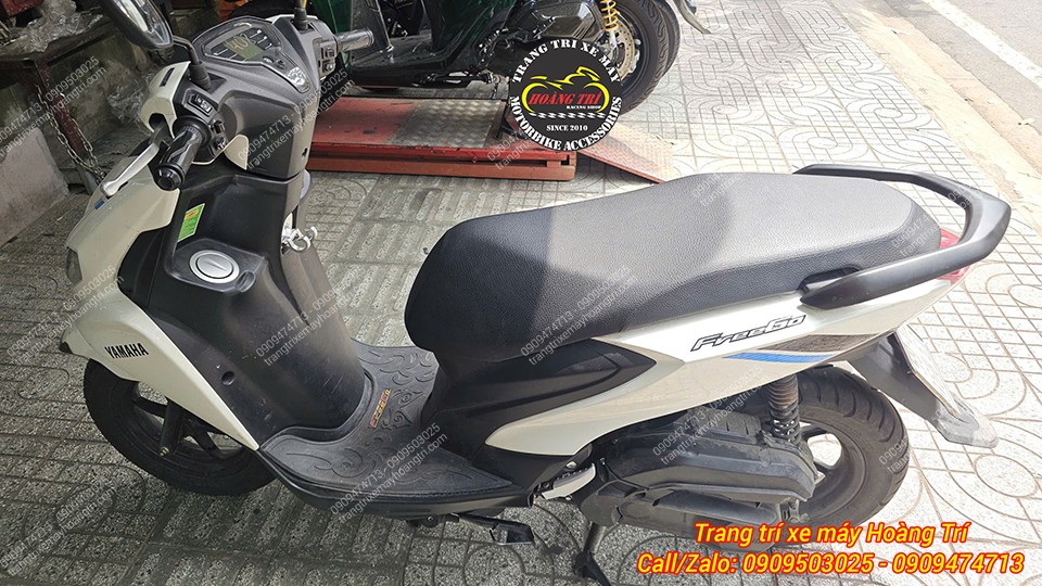 Với 2 móc treo bạn có thể dễ dàng phân loại các túi treo dễ dàng