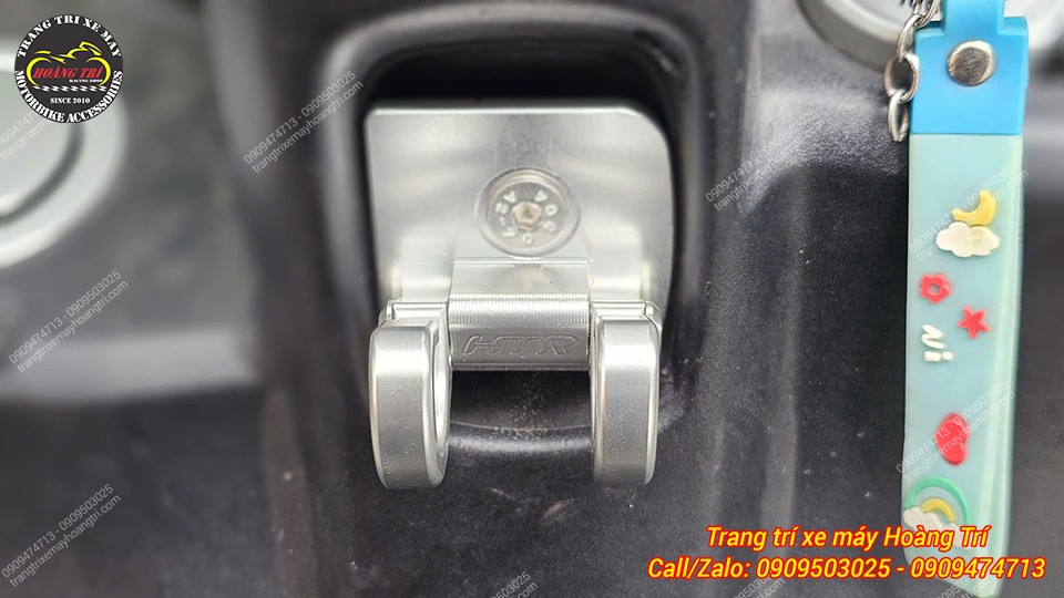 Móc dài và sâu giúp đồ dùng không bị văng ra ngoài khi dằn xóc