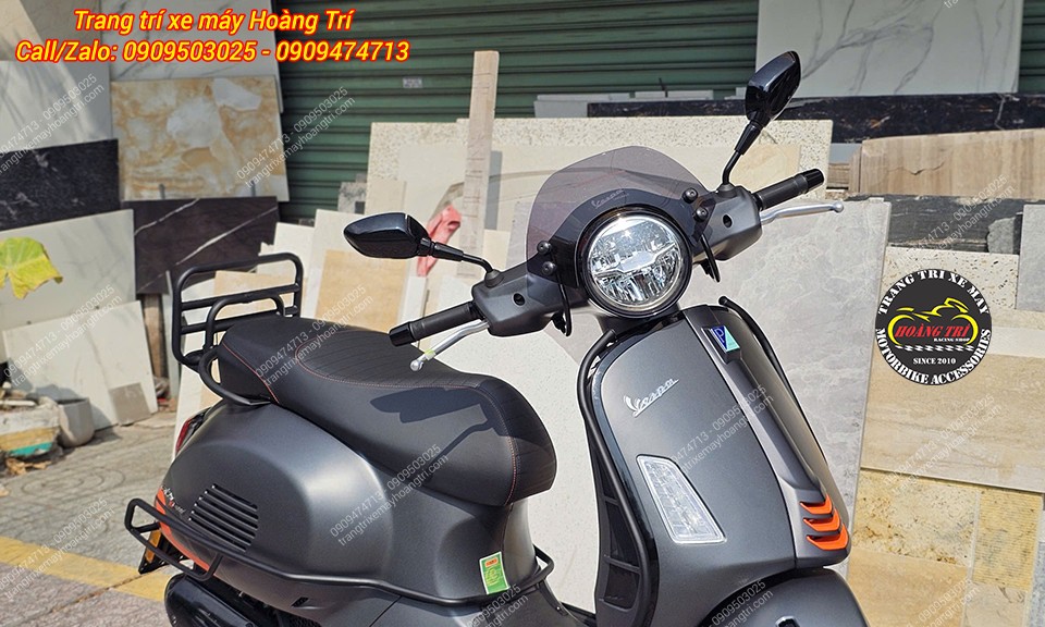 Trên hình là mẫu Vespa GTS Super Sport 150 2026 được trang trí tại Hoàng Trí Shop