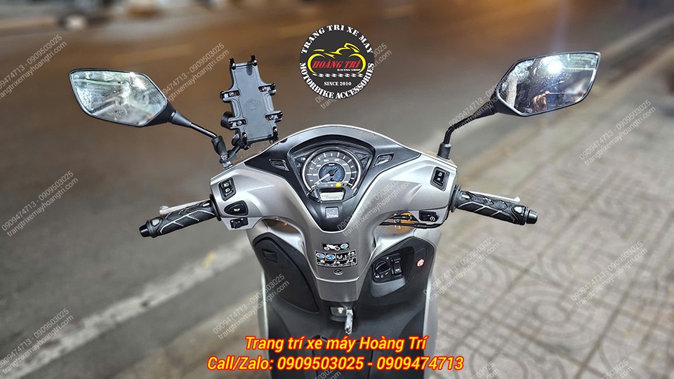 Toàn cảnh góc view sau tay lái của Lead sau khi nâng cấp bao tay RCB HG99