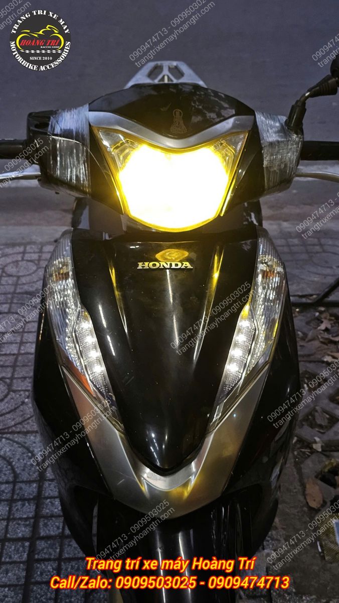 Điều chỉnh màu sắc của bóng LED R14 nhanh chóng trên xe Lead 2013