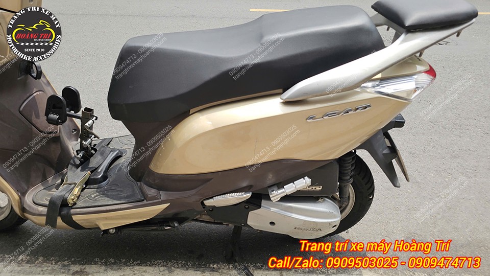 Gác chân phụ - Phụ kiện cần thiết khi thường xuyên chở người thân