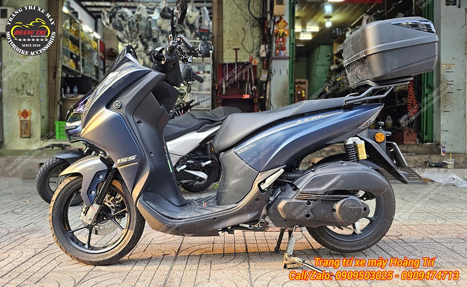 Tổng thể Yamaha Lexi với phuộc Kingham mang đến diện mạo hiện đại cho dàn chân trước