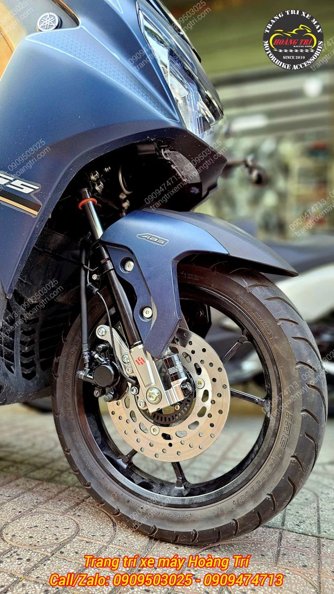 Tổng thể bánh trước Lexi sau khi nâng cấp phuộc Kingham trở nên cứng cáp và thể thao