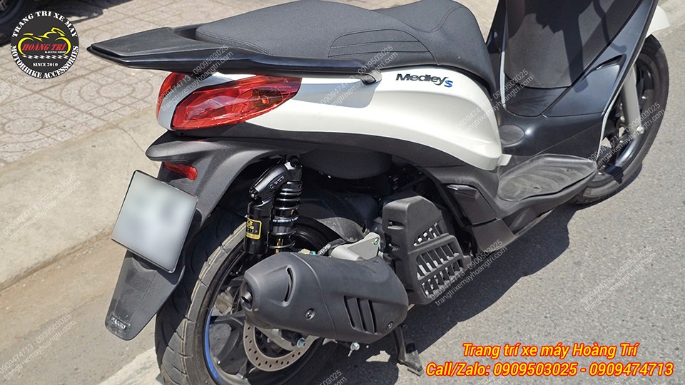 Phuộc RCB VD ti vàng còn giúp ngoại hình Medley trông nổi bật hơn