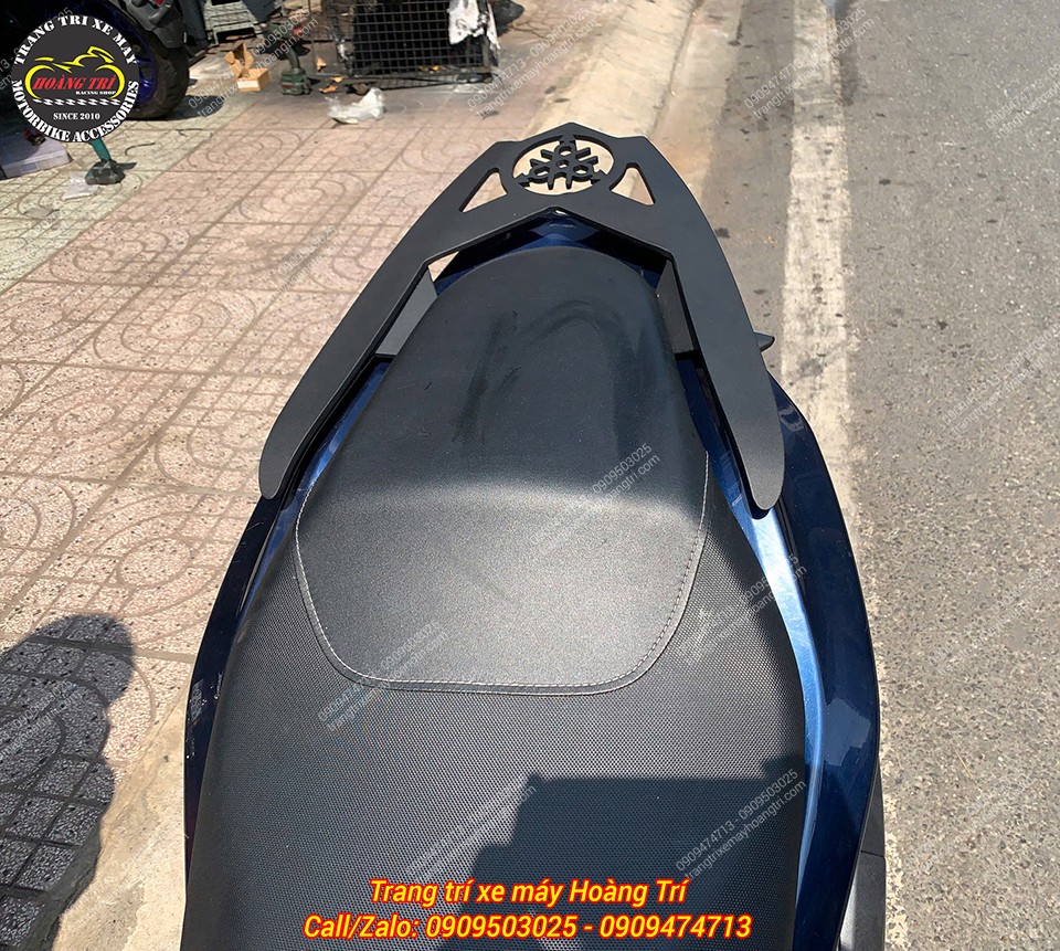 Nhìn từ trên thấy rõ cản CNC bản dài tạo điểm nhấn thể thao