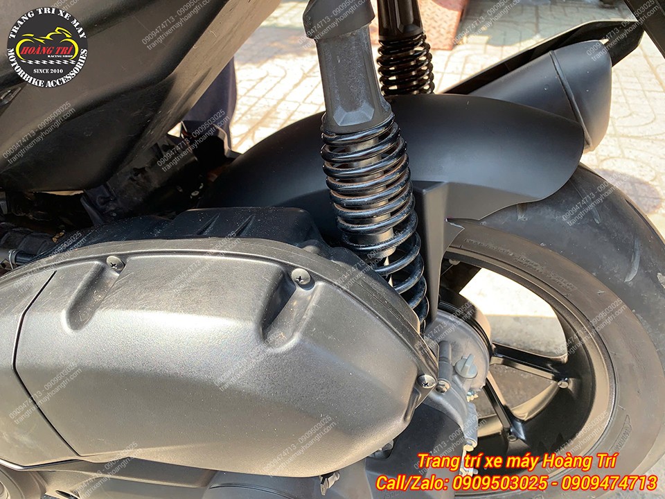 Cận cảnh dè con NVX kiểu Yamaha ôm sát bánh sau chắn bùn hiệu quả