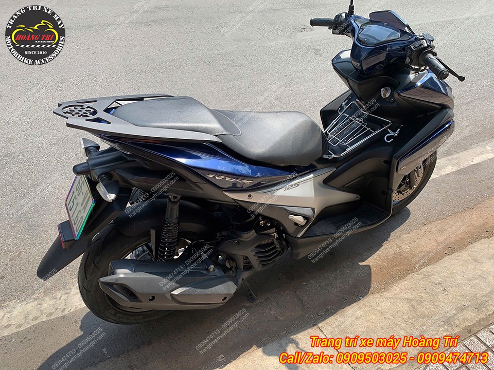 Tổng thể NVX lắp dè con Yamaha gọn gàng giúp xe sạch sẽ hơn